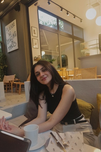 Ayşenur Ecem Araz